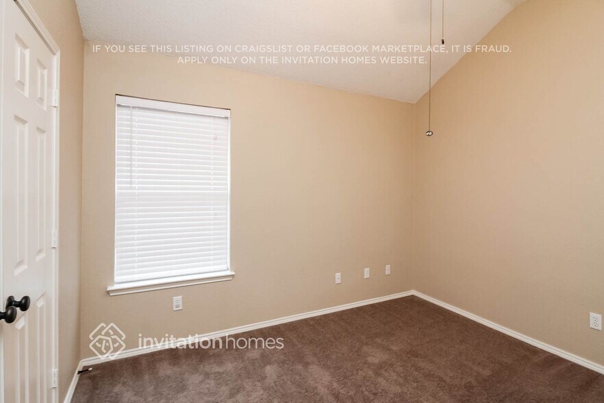 Building Photo - 1501 High Crest Dr