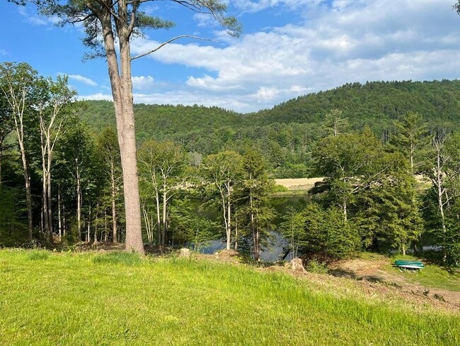 Building Photo - 651 River Rd