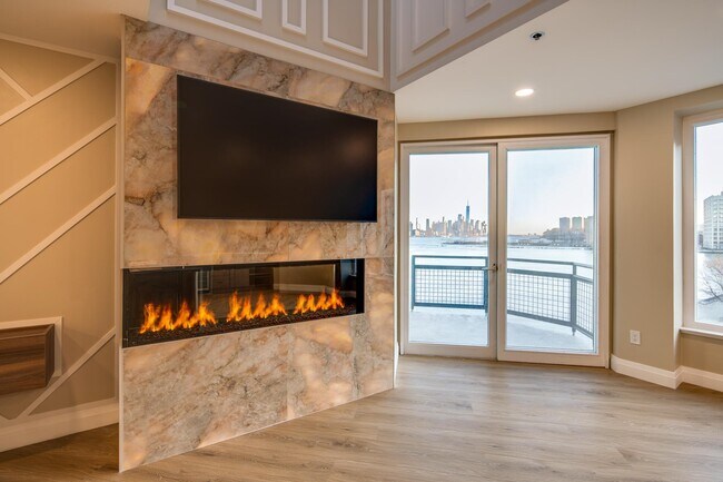 Building Photo - 600 Harbor Blvd