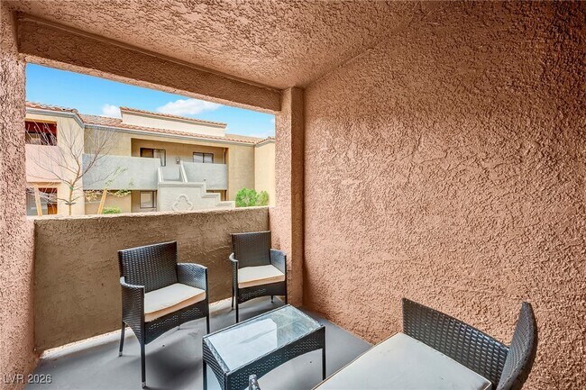 Building Photo - 3151 N Soaring Gulls Dr