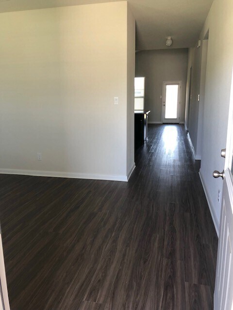 Building Photo - New Braunfels 4 bedroom