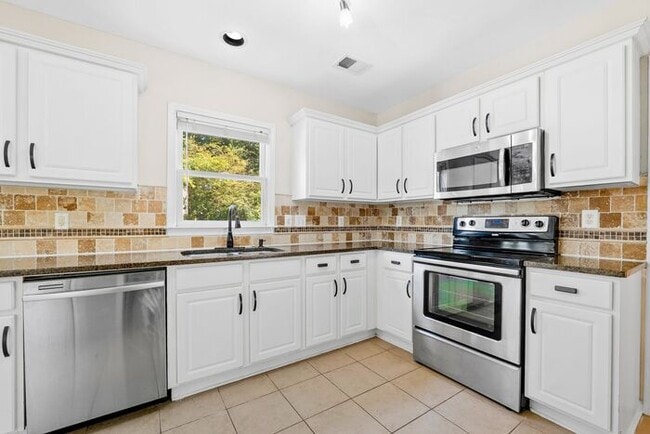 Building Photo - 3485 Maple Terrace Dr