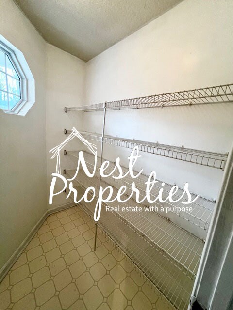 Building Photo - 531 Rapids Rd