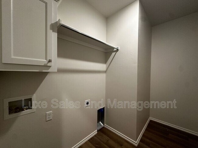 Building Photo - 3715 Franks Wy