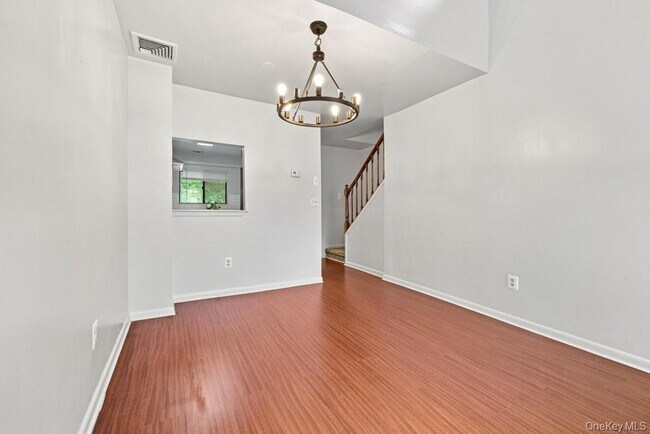 Building Photo - 352 N Greeley Ave