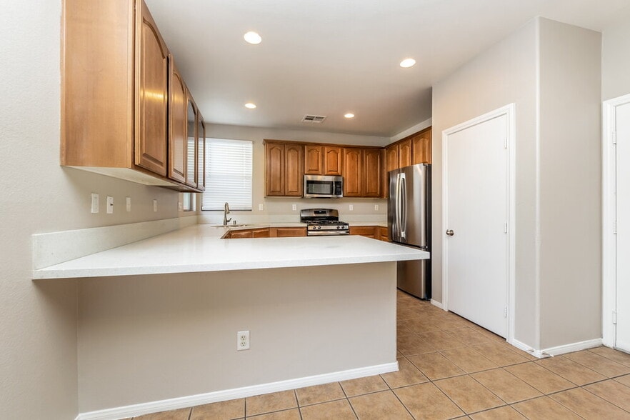 Building Photo - 1848 Arrow Stone Ct