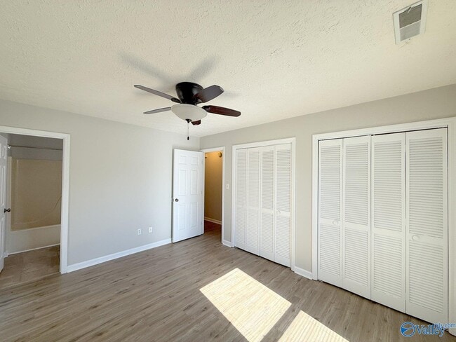 Building Photo - 160 Lewis Ln