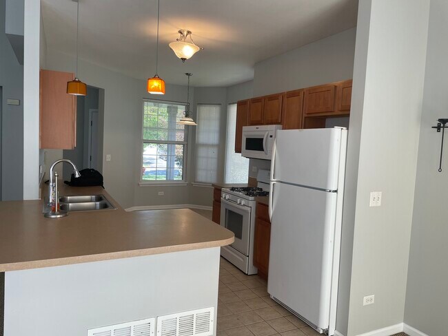 Building Photo - 527 Frieh Dr