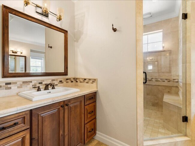 Building Photo - Stunning Tumalo Home on 3.21 Acres with Ca...