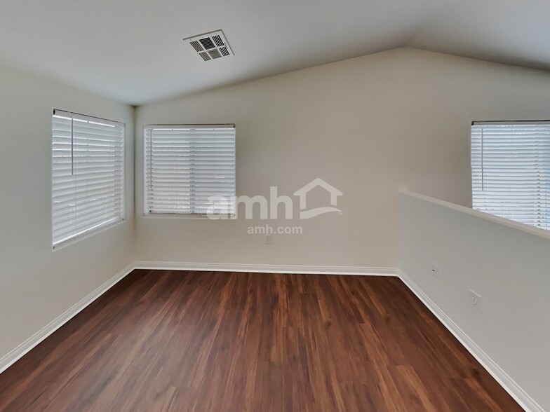 Building Photo - 5283 Railroad River Ave