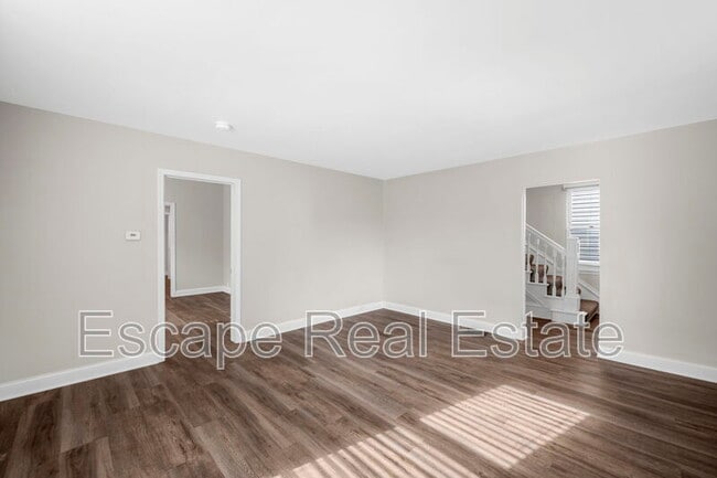 Building Photo - 5834 Victoria Ave