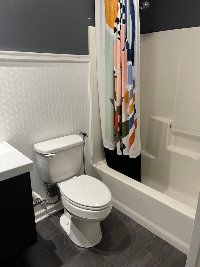 Building Photo - Remodeled home in Great Location