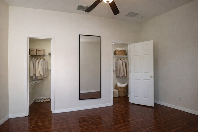 Building Photo - Beautiful Remodeled 1/1 Condo x Rent @ Winter Park in front of Full Sail.