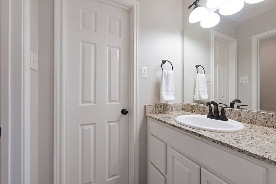 Building Photo - 406 Montauk Ct