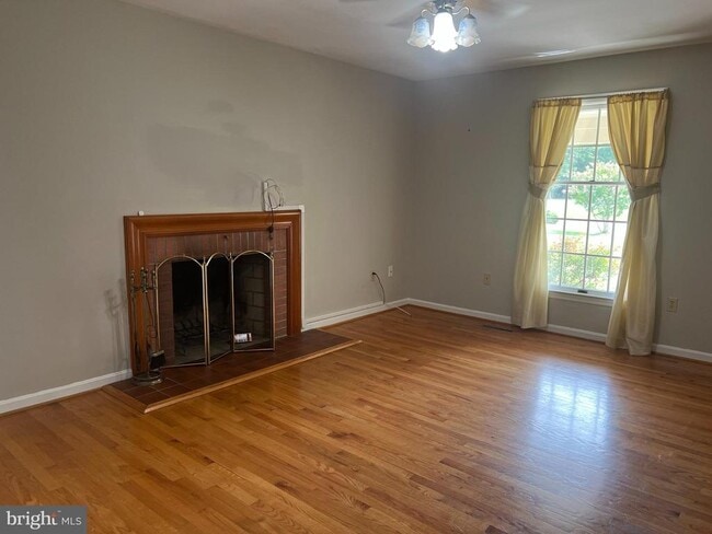 Building Photo - 7313 Coventry Dr
