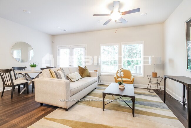 Building Photo - 1300 Simmons Rdg Ln