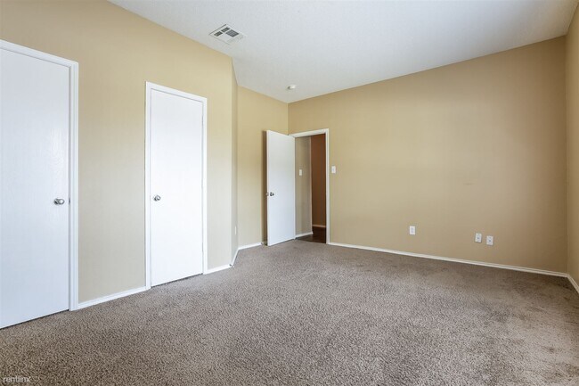 Building Photo - 4 br, 2 bath House - 705 Pine Hollow Dr