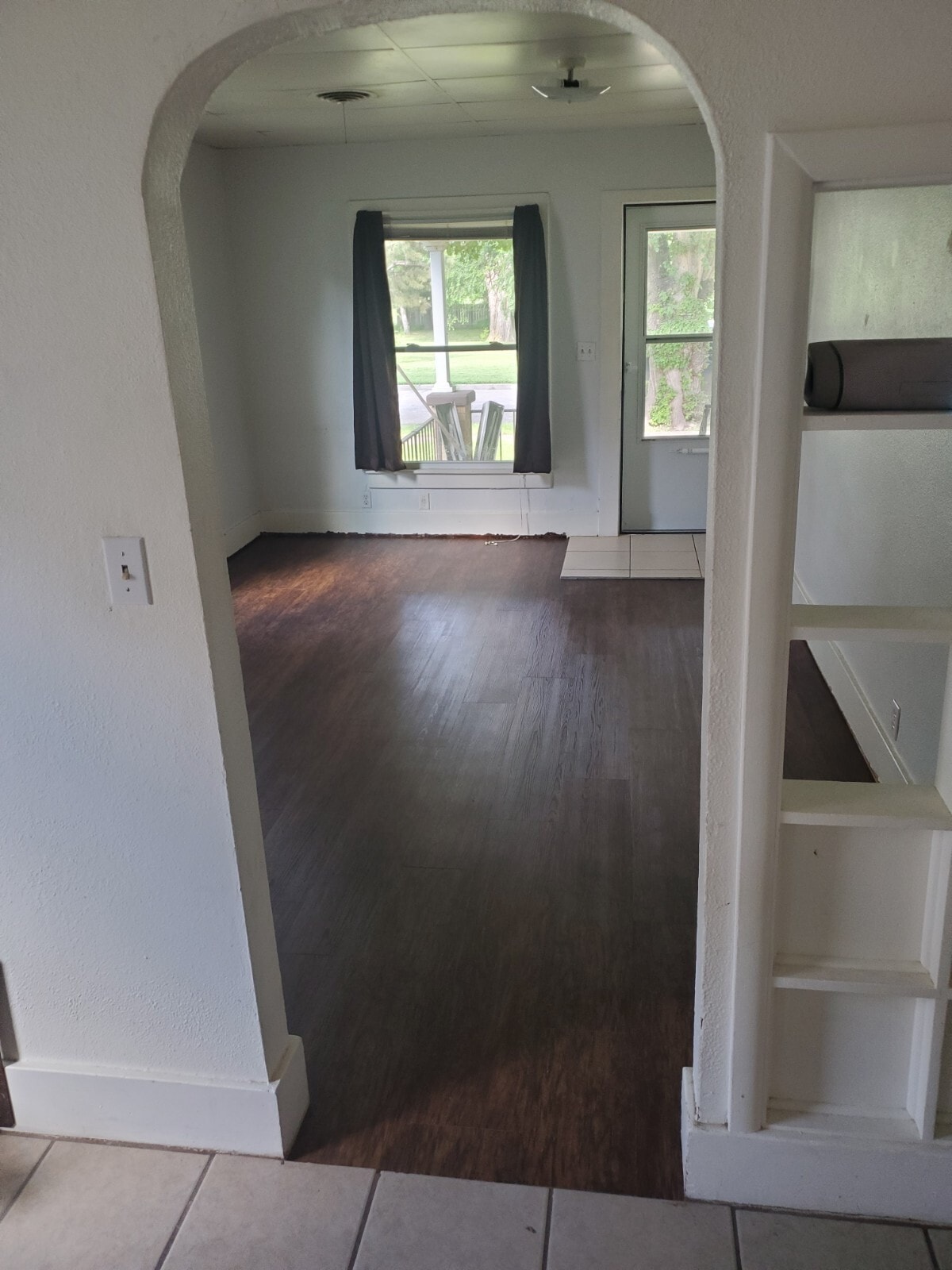 Building Photo - 605 S Purdy Ave