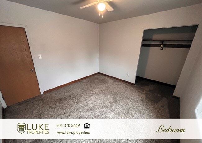 Building Photo - 320 S Dakota St