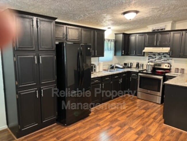 Building Photo - 4321 On Track Rd