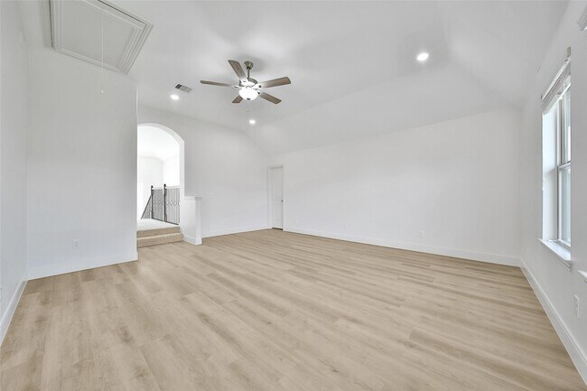 Building Photo - 11030 Sarah Bluff Ln