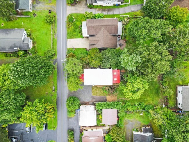 Building Photo - Charming Black Mountain Rental!