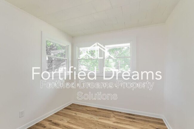 Building Photo - 315 Hartle St