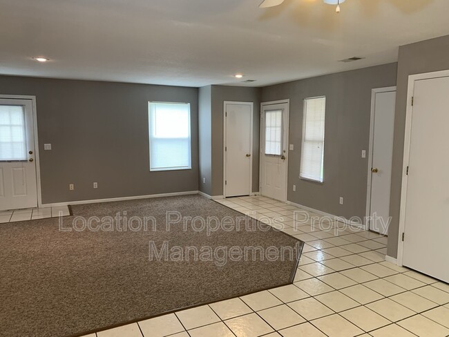 Building Photo - 947 E Wildcat Run St