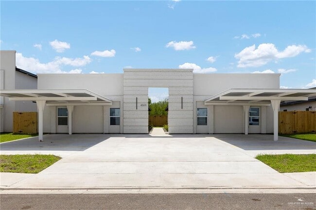 Primary Photo - 16 Larkspur Ave