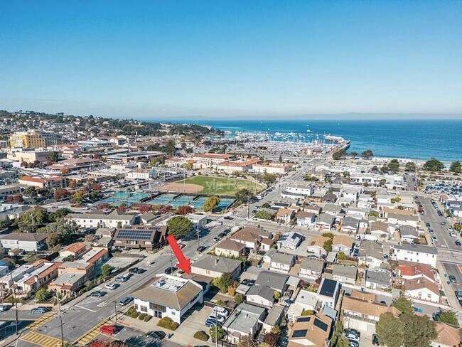 Building Photo - 581 Figueroa St