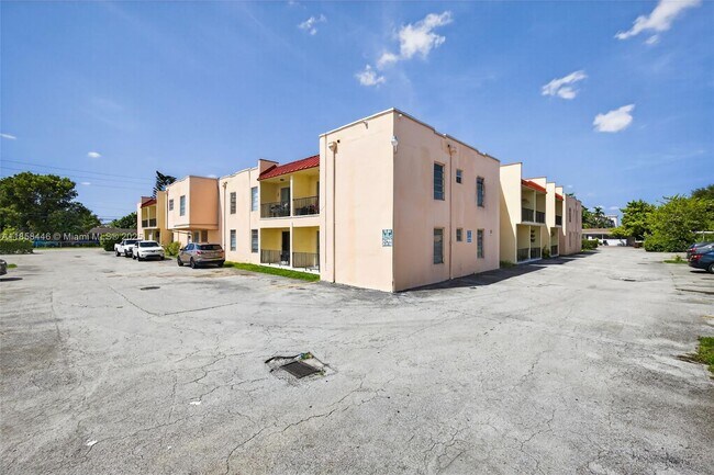 Building Photo - 3501 W 11th Ave
