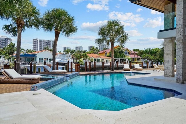 Building Photo - 3343 NE 166th St