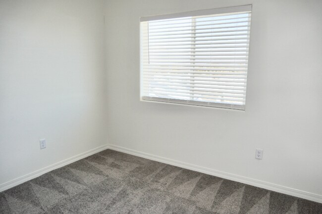Building Photo - 706 Grissom Dr.