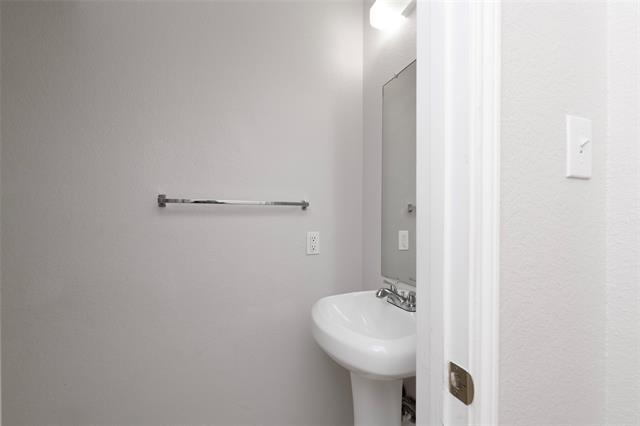 Building Photo - 3111 Westview Dr