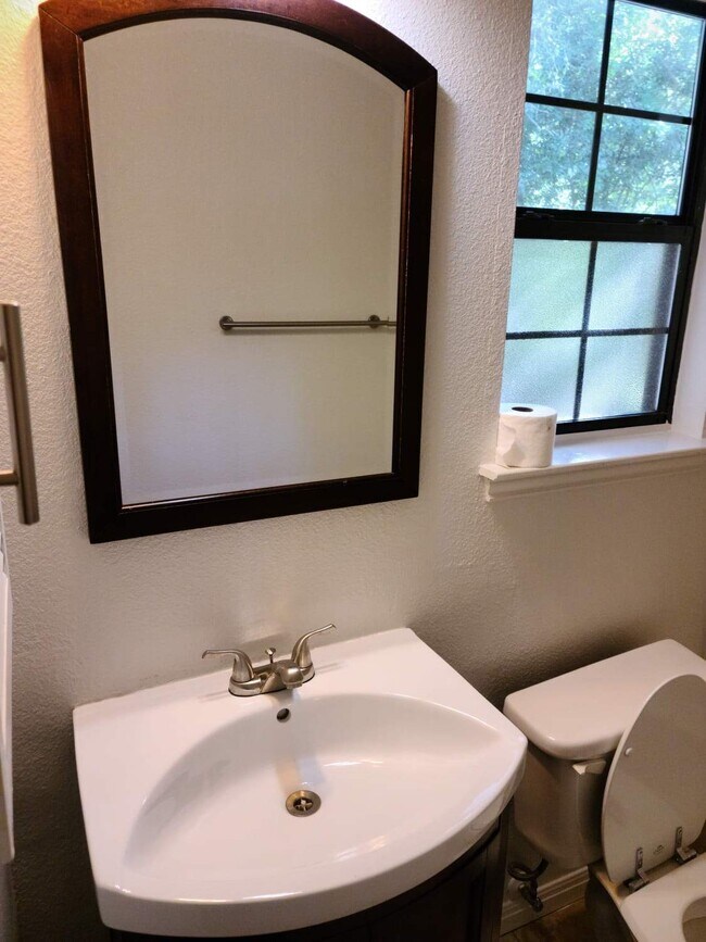 Building Photo - 3321 Thomas Kincheon St