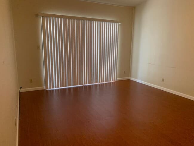 Building Photo - Adorable well maintained 3 bedroom 2 bath ...