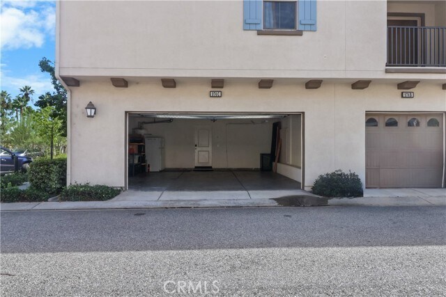 Building Photo - 974 N Sweetbriar Ln