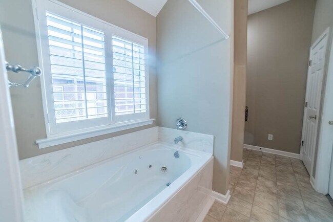 Building Photo - Available Soon!