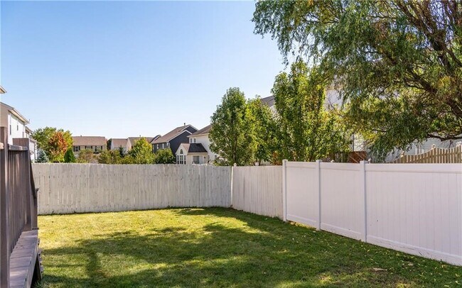 Building Photo - 3601 Empire Dr