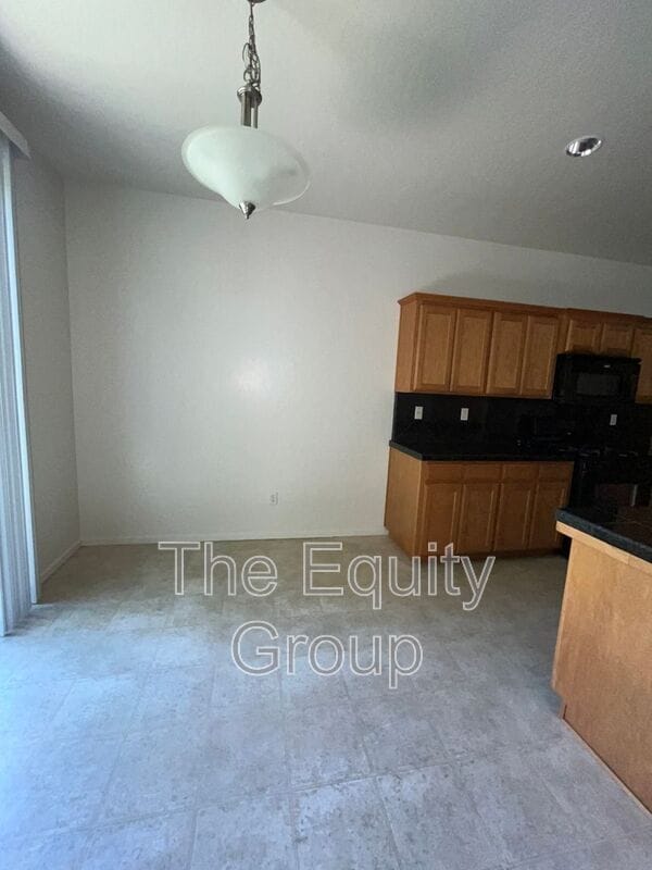 Building Photo - 6224 W Thompson Ave