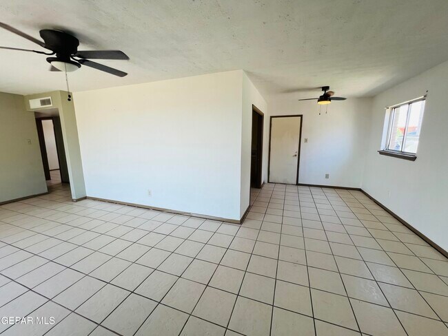 Building Photo - 356 Ridgemont Dr