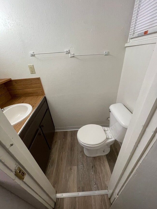 Building Photo - MM1938