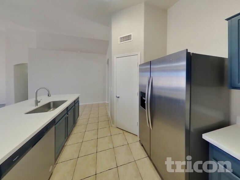 Building Photo - 2836 S 66th Ave