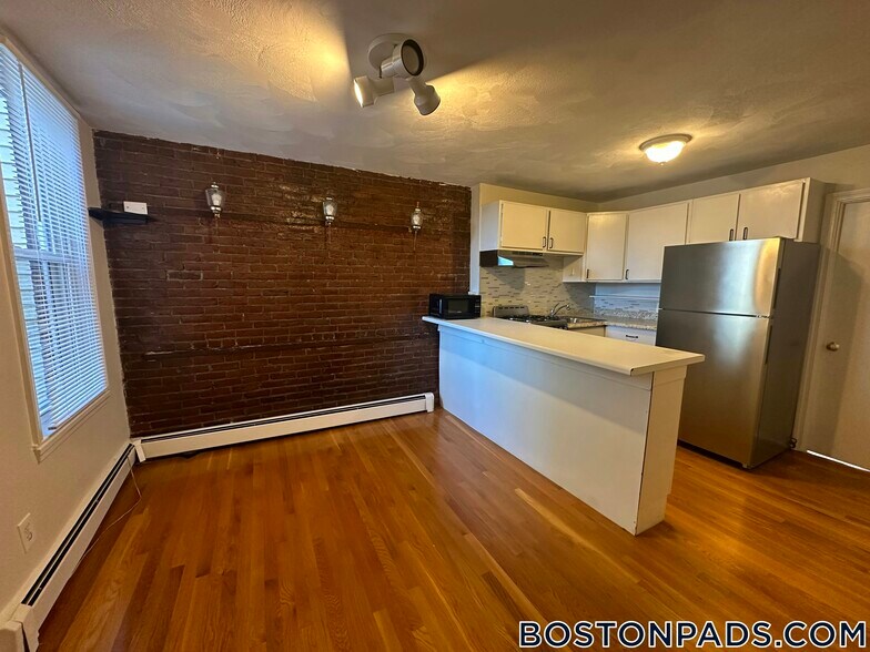 Building Photo - 145 Princeton St