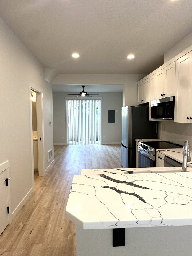 Building Photo - New 2-Bedroom Townhome