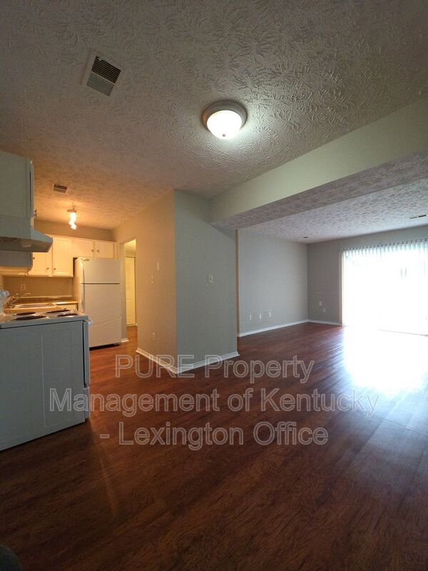 Building Photo - 352 Redding Rd