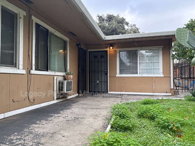 Building Photo - 3715 46th Ave