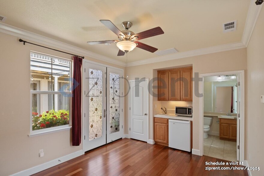 Building Photo - 130 Avalon Ct