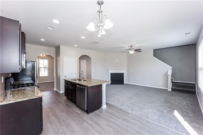 Building Photo - 6555 Woodwell Dr