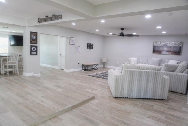 Building Photo - 293 Monte Cristo Blvd